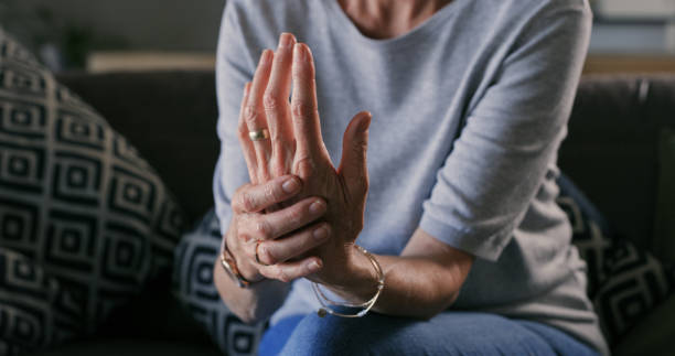 Lire la suite à propos de l’article Le traitement de l’arthrose passe par la prevention et le traitement de la douleur.